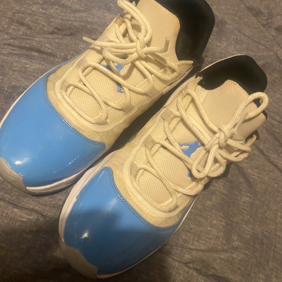 Shoes for sell are very nice can’t beat the price - Picture 2 of 6